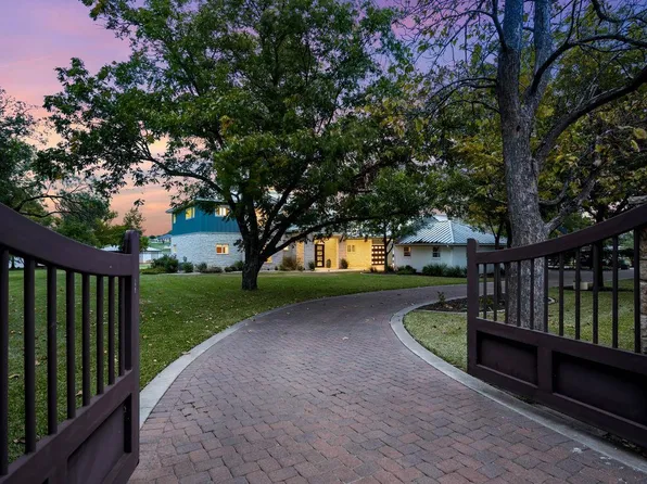 140 & 136 Kingfisher Trail, Kingsland, TX 78639