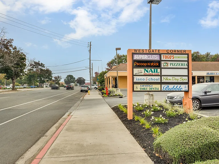 888 Golden Saratoga-Cupertino Apartment Homes — Photo 34