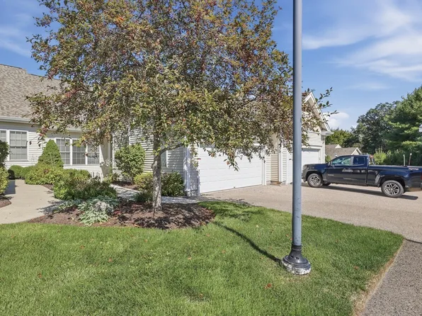 4 Blossom Tree Dr Unit 4, Shrewsbury, MA 01545