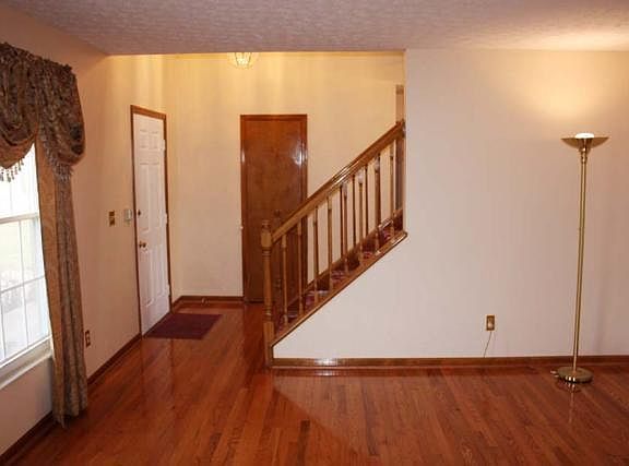 2nd image of 283 Bertram Dr