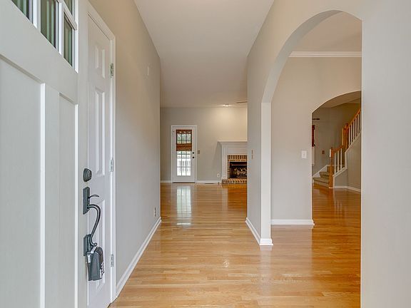 4th image of 2760 Durham Ct