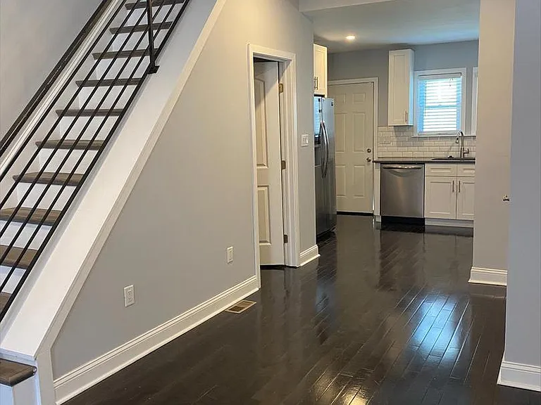 Living Room/Dining Area