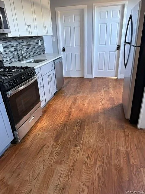 4 bed, 2.0 bath, 1100 sqft, $4,111 — Photo 1
