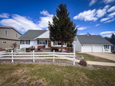 609 5th St NW, Waukon, IA, 52172