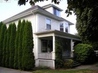 3018-3020 NE Couch St, Portland, OR 97232