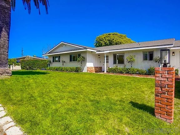 3rd image of 3019 Mesa Dr