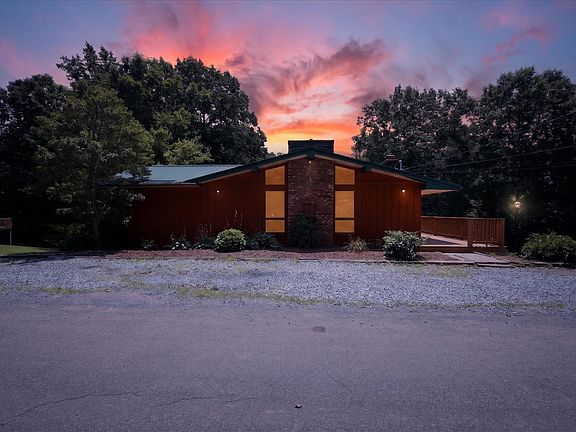 2nd image of 202 Cypress Dr