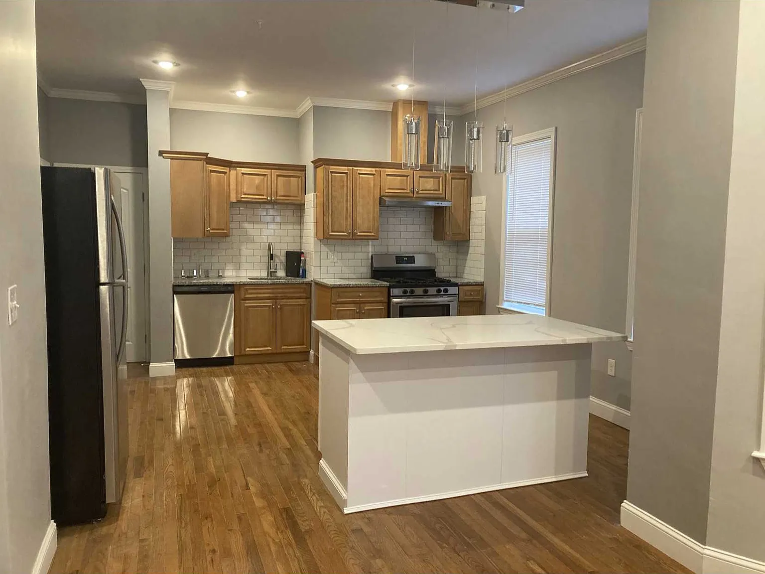 2 bed, $3,200 — Photo 3