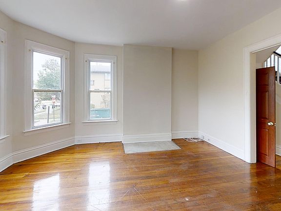 2nd image of 149 W 10th Ave #149