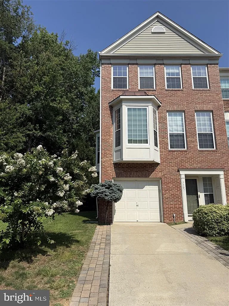4 bed, 3.5 bath, 2194 sqft, $3,600 — Photo 1