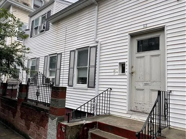 32 Almy St, Providence, RI 02909