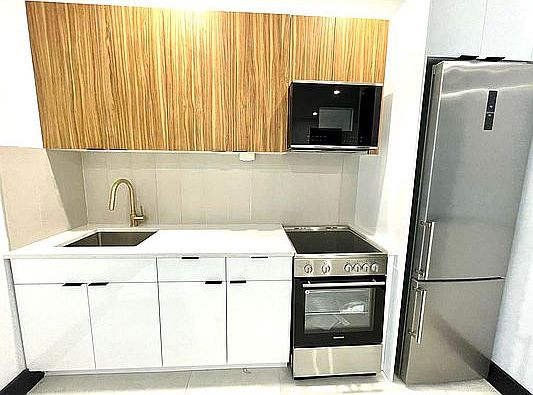 4th image of 163 Tompkins Ave #3L