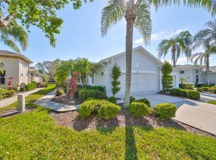 1211 Lyndhurst Greens Dr, Sun City Center, FL 33573