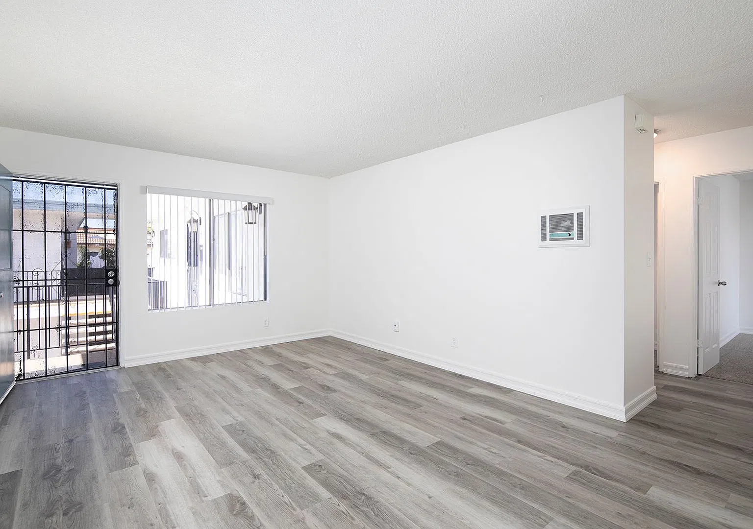 Twin Oaks Apartments — Photo 4