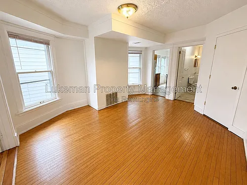 301 Douglas Ave #4 Photo 1