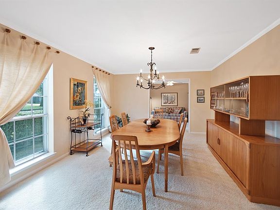 5th image of 10606 Archmont Dr