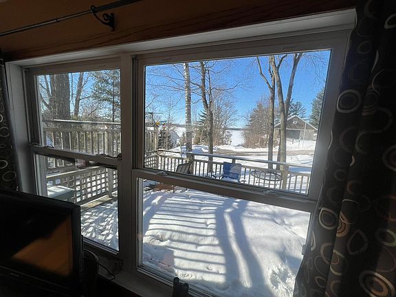5th image of 2152 E Round Lake Ln