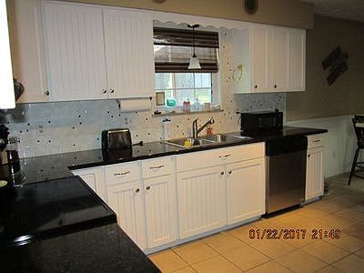 2nd image of 1209 Tanglewood Dr