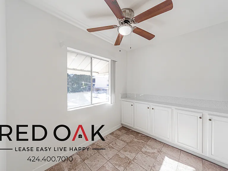 8720 Owensmouth Ave #9 — Photo 6