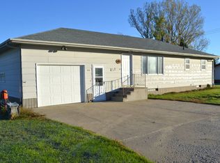 414 3rd St SW, Steele, ND 58482