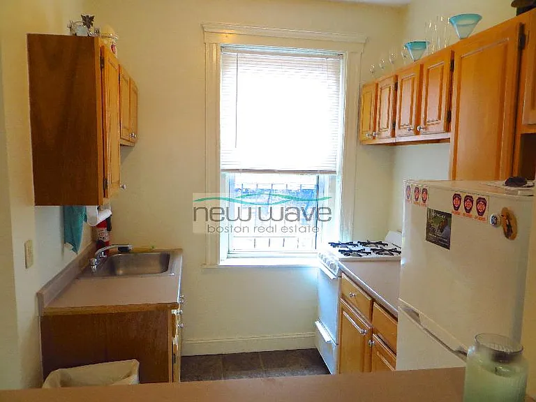 32 Queensberry St #8 — Photo 8