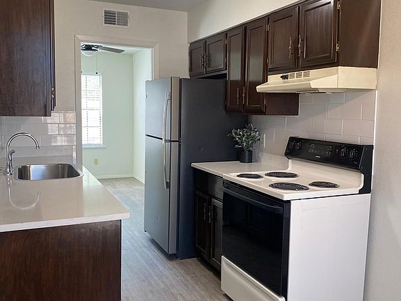 2nd image of 2303 N Grand Ave