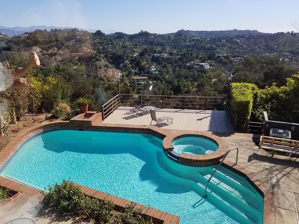 1st image of 2820 Angelo Dr