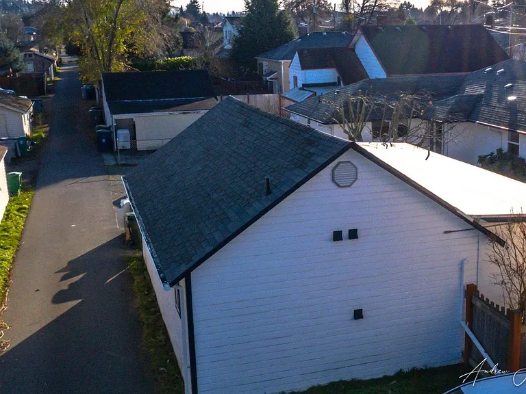 436B Wells Ave N — Photo 14