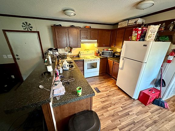 5th image of 214 NE Craig Ave