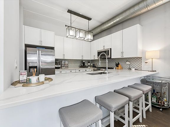 5th image of 1155 W Madison St APT 312