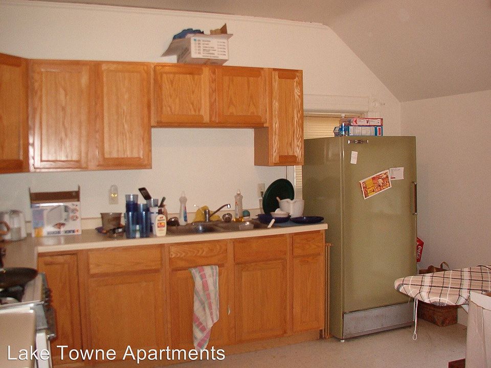 2nd image of 1204 Drake St
