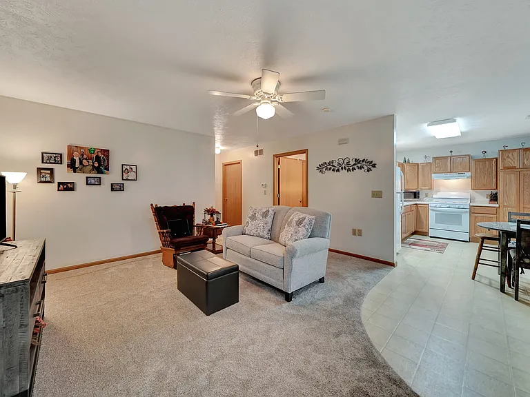 533 S Iver St #1 — Photo 6