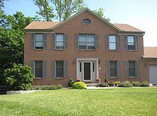 7002 Pinemill Dr, West Chester, OH 45069