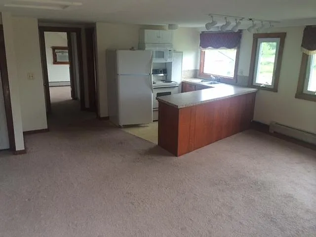 2 bed, 1100 sqft, $1,975 — Photo 3