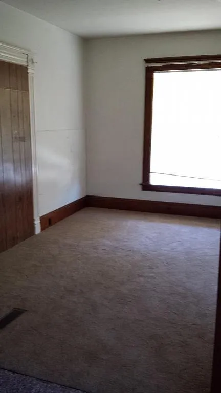 916 Vine Street — Photo 2
