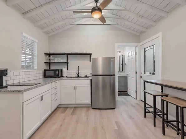 401 Gilbert St #B, Bryan, TX 77801