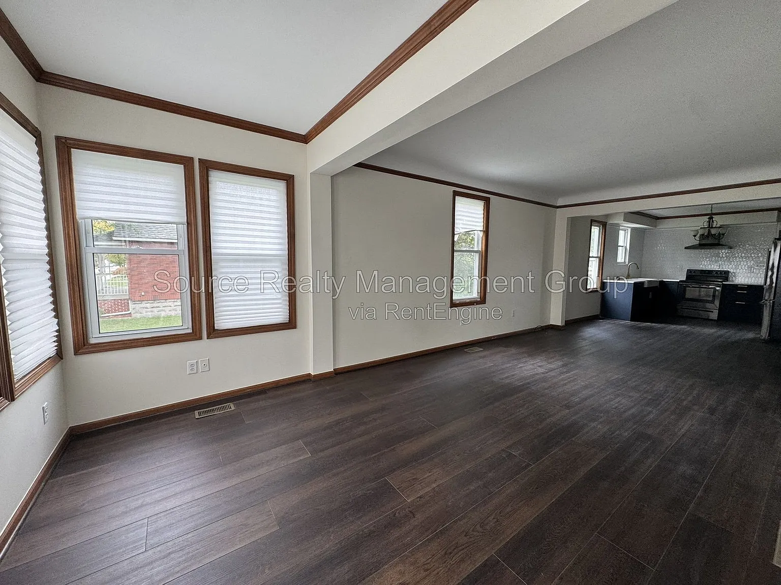 2451 10th St — Photo 2