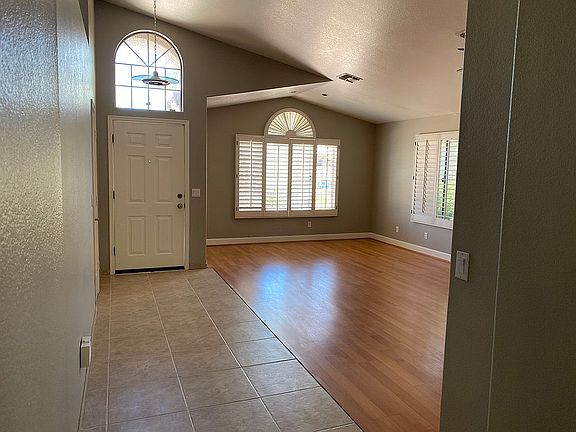 3rd image of 2937 E Hononegh Dr