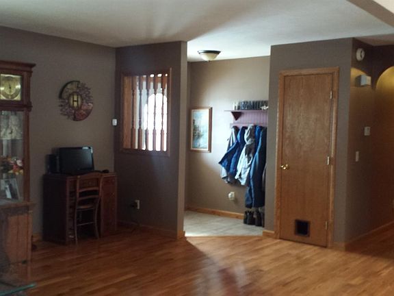 2nd image of 1697 Meadowlake Dr