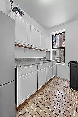 5th image of 549 W 144th St #25