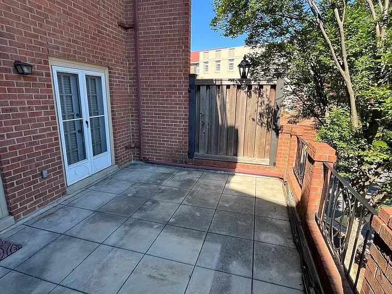 1676 Beekman Pl NW #C — Photo 5