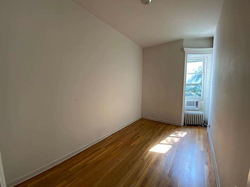 2nd image of 117 W 69th St #3A5