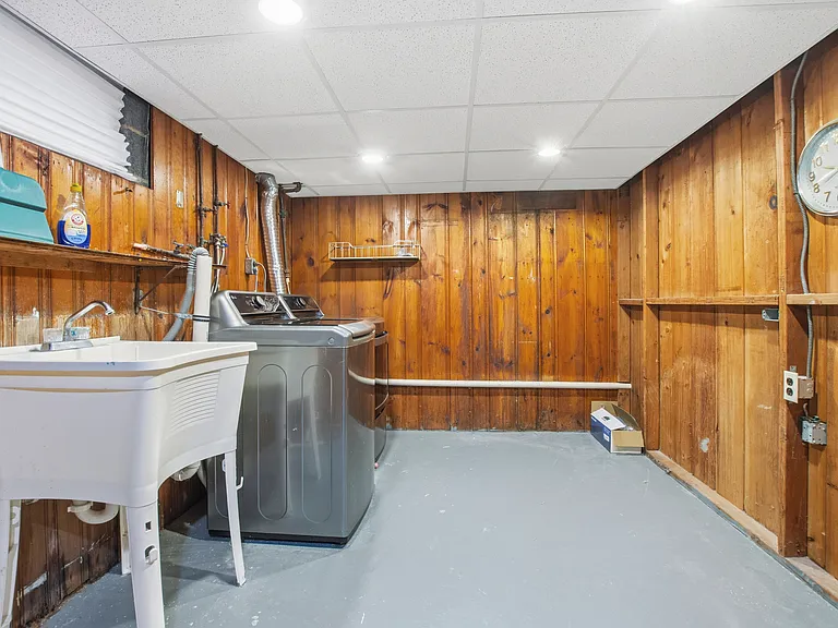 112 E Ackerman Ave #B — Photo 15