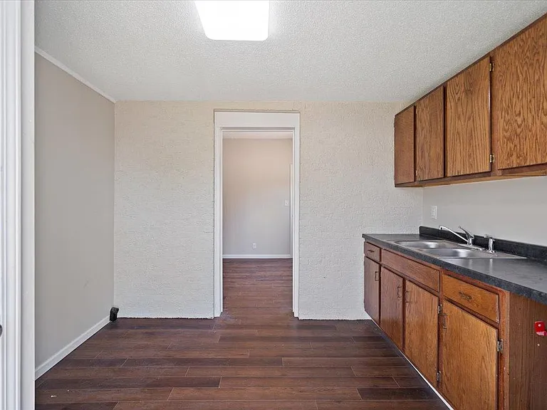 914 S Adams St — Photo 21
