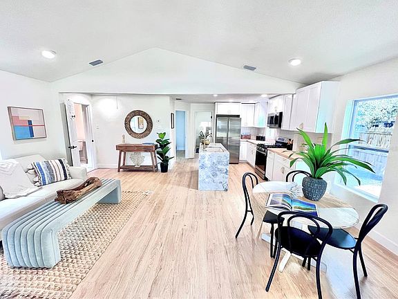 4th image of 2427 32ND AVENUE N