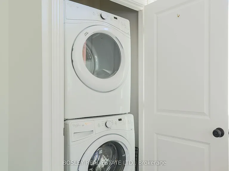 12 Meredith Cres #UPPER — Photo 35
