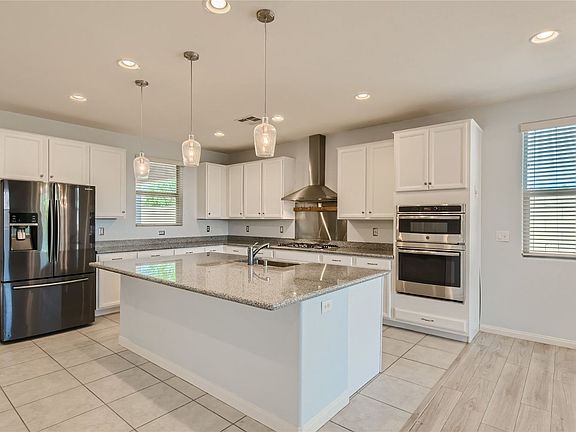 3rd image of 8076 Eve Rock St