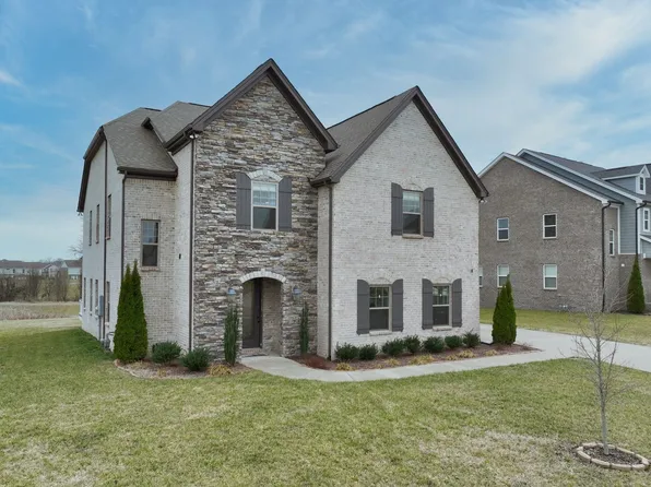 2939 Stewart Campbell Point, Spring Hill, TN 37174