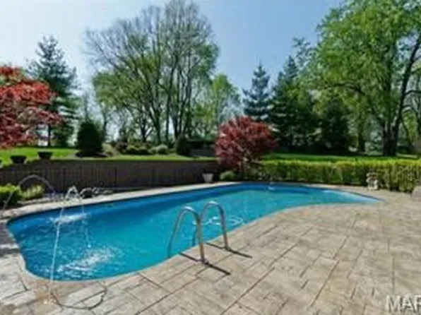 12486 Mentz Hill Rd, Saint Louis, MO 63128