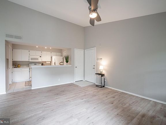 4th image of 3312 Wyndham Cir APT 301